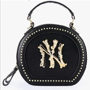NY SHOULDER/HANDBAG WITH STUDS